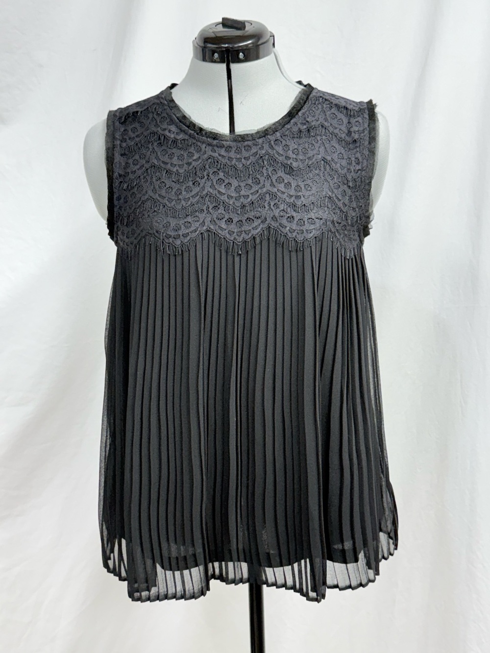 LOFT Black Lace Yoke Pleated Sleeveless Tank